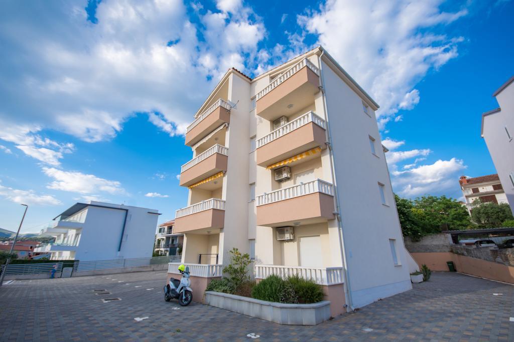 Apartment Angie Trogir Exterior foto
